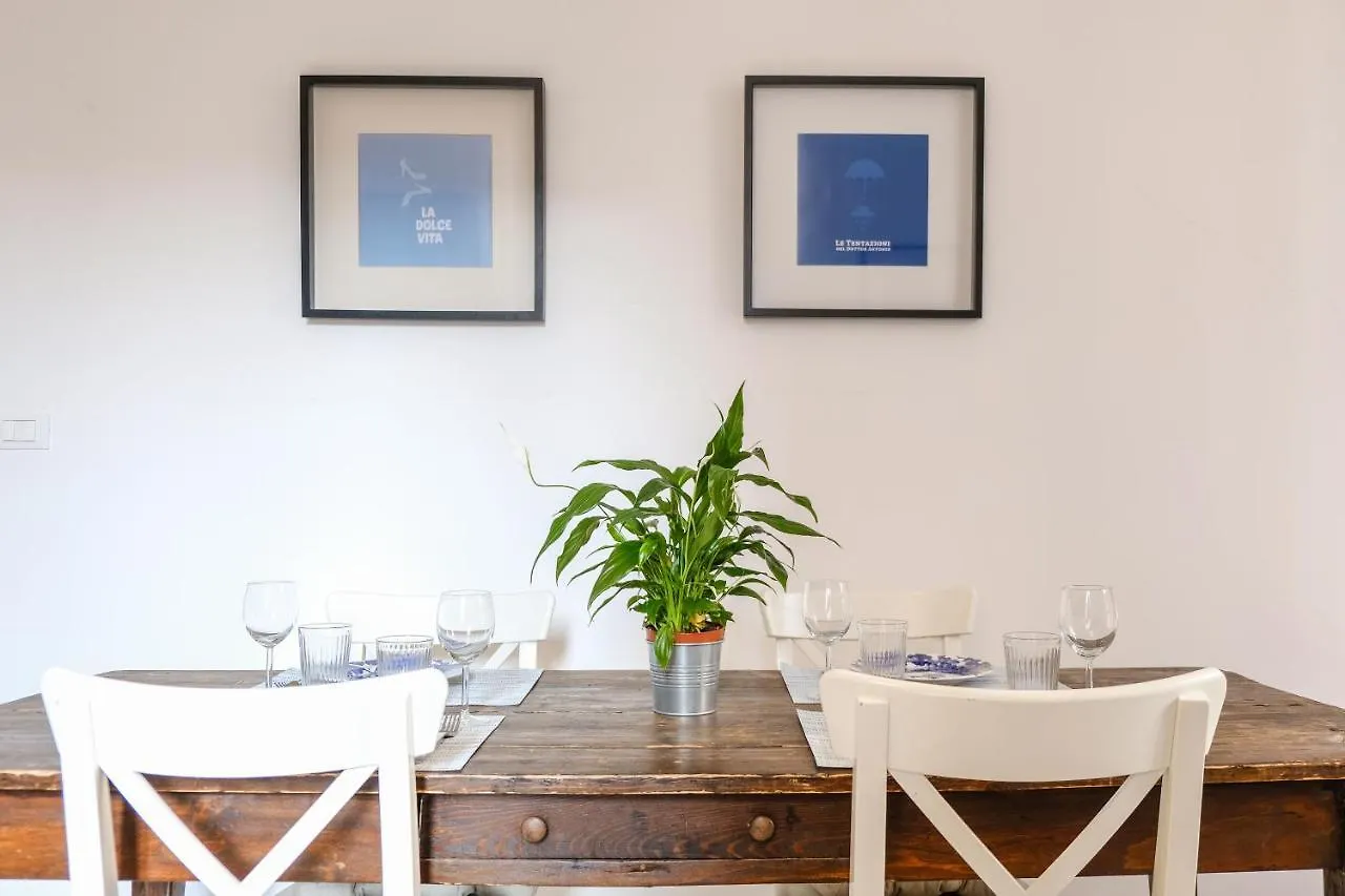 Spacious Apartment With Big Terrace At Colosseum Rome