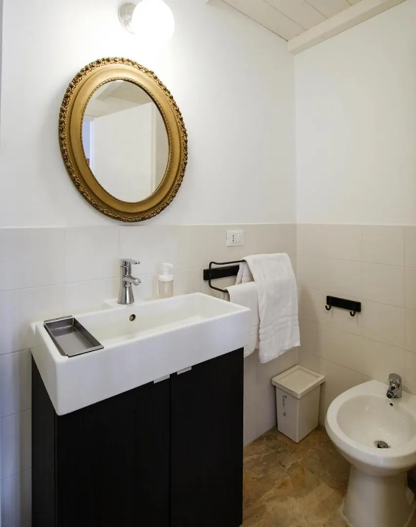 Spacious Apartment With Big Terrace At Colosseum Rome 0*,