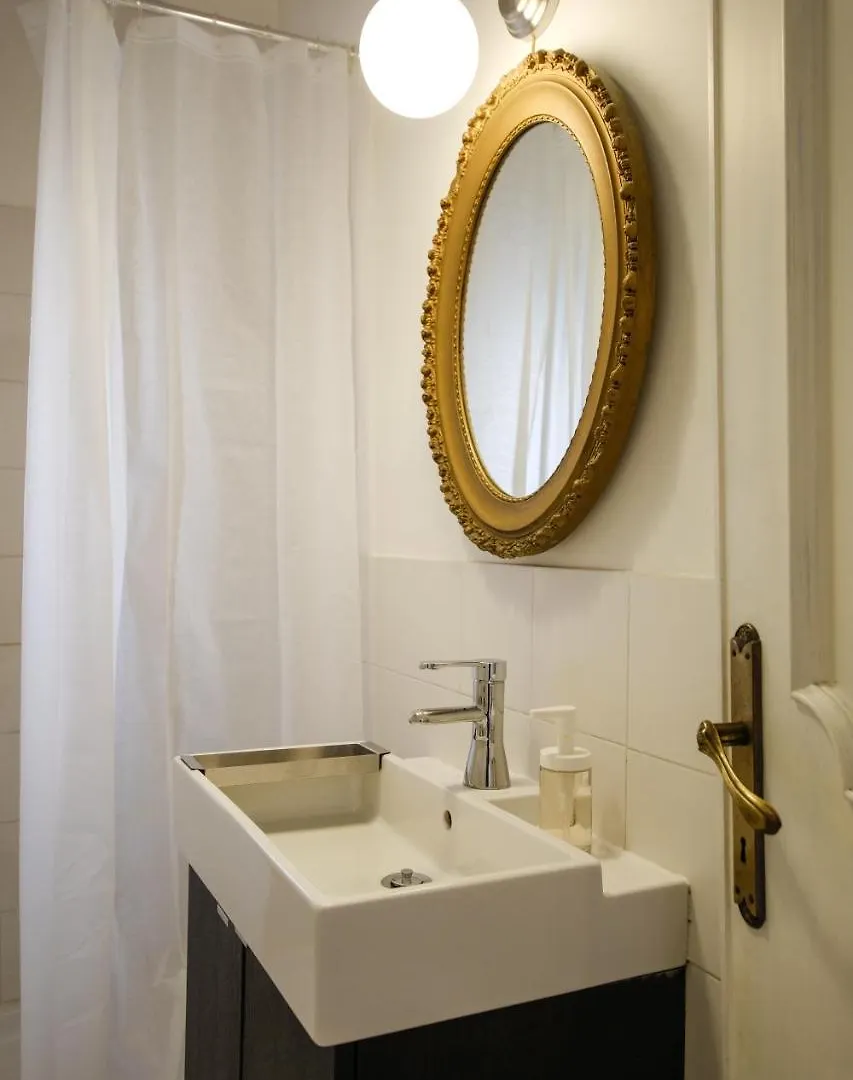 Spacious Apartment With Big Terrace At Colosseum Rome