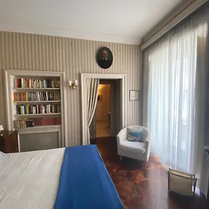 https://royal-apartment-in-san-domenico-maggiore-3.hotels-amalfi.com
