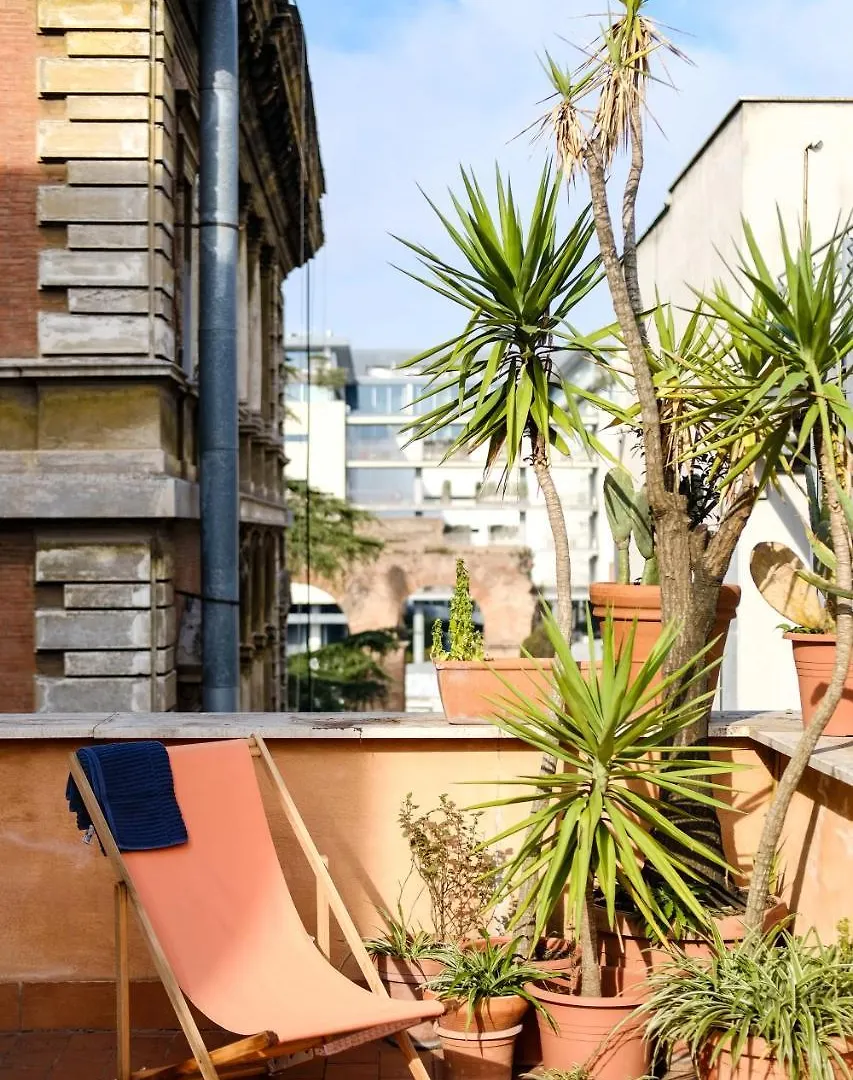 Spacious Apartment With Big Terrace At Colosseum Rome