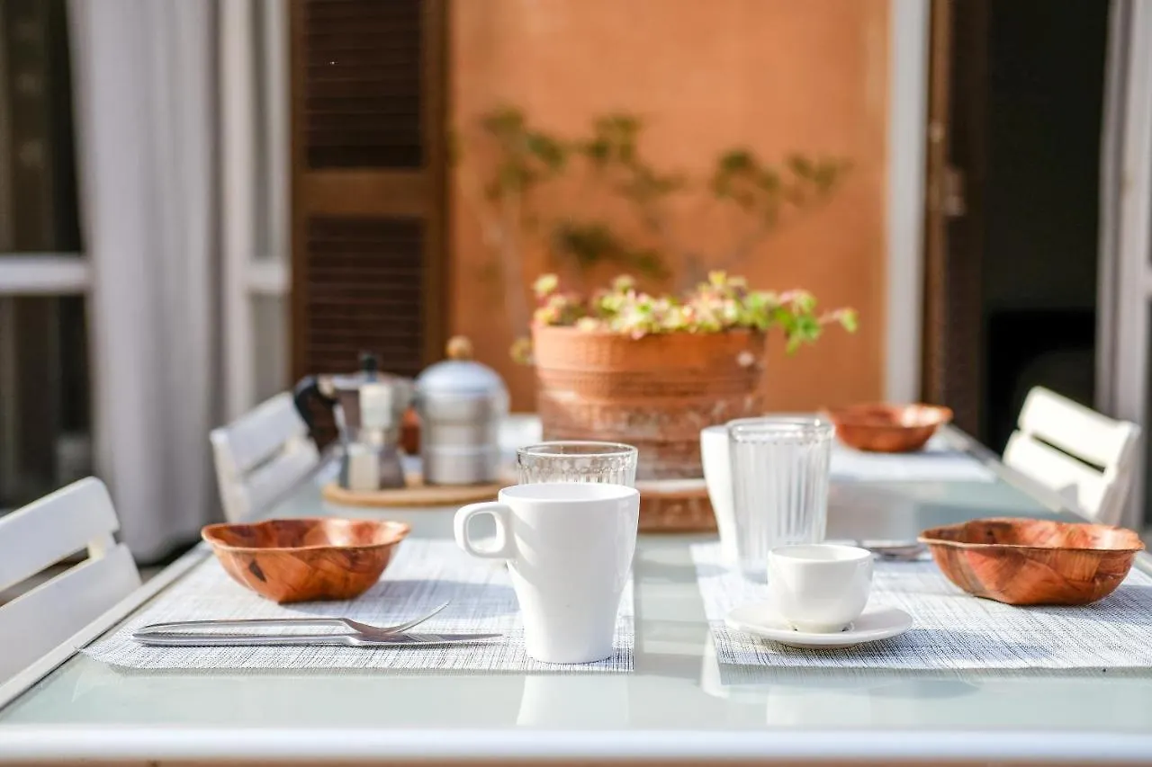 Spacious Apartment With Big Terrace At Colosseum Rome