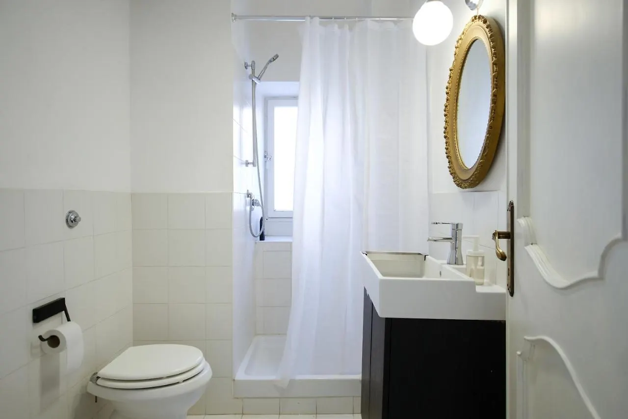 Spacious Apartment With Big Terrace At Colosseum Rome